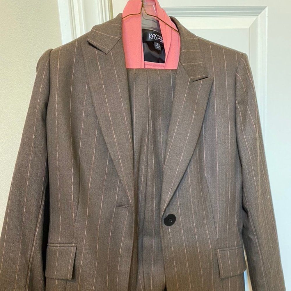 Kasper pant suit/pant/shirt